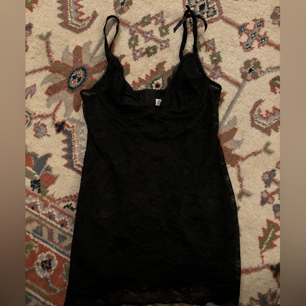 Victoria’s Secret black lingerie slip 34c